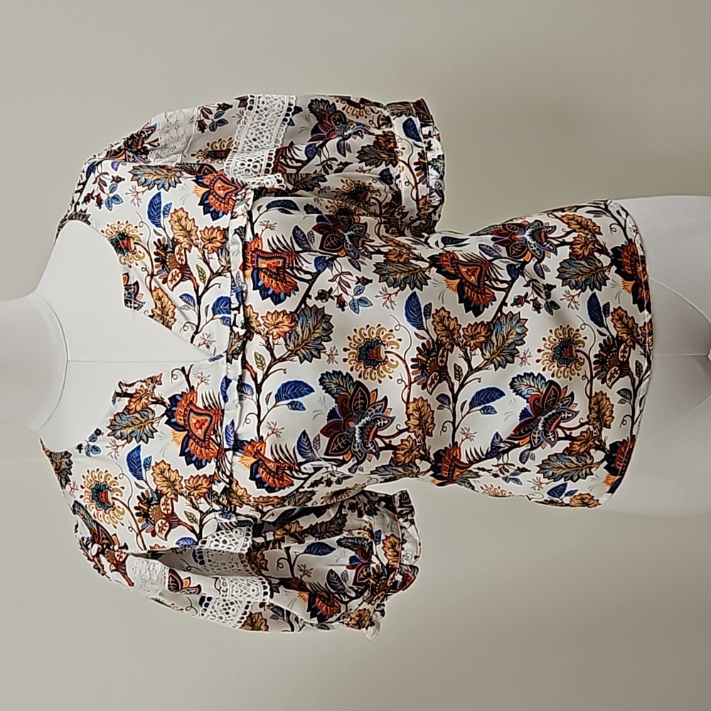 'Stella's paisley colored puff slv. top